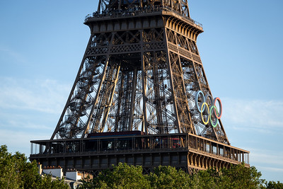 La Tour Eiffel parée des anneaux Olympiques - JPEG